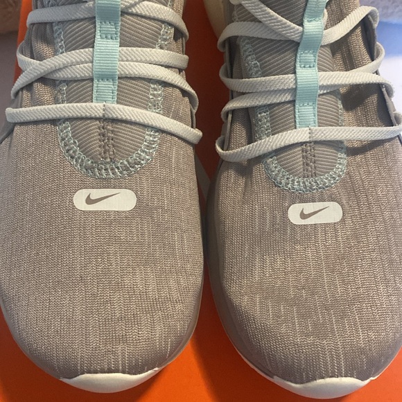 Women's Nike Flex Contact 3. US Size 9.5. - Picture 6 of 7